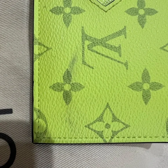 Louis Vuitton Lime Green Monogram Card Holder - Picture 10 of 10